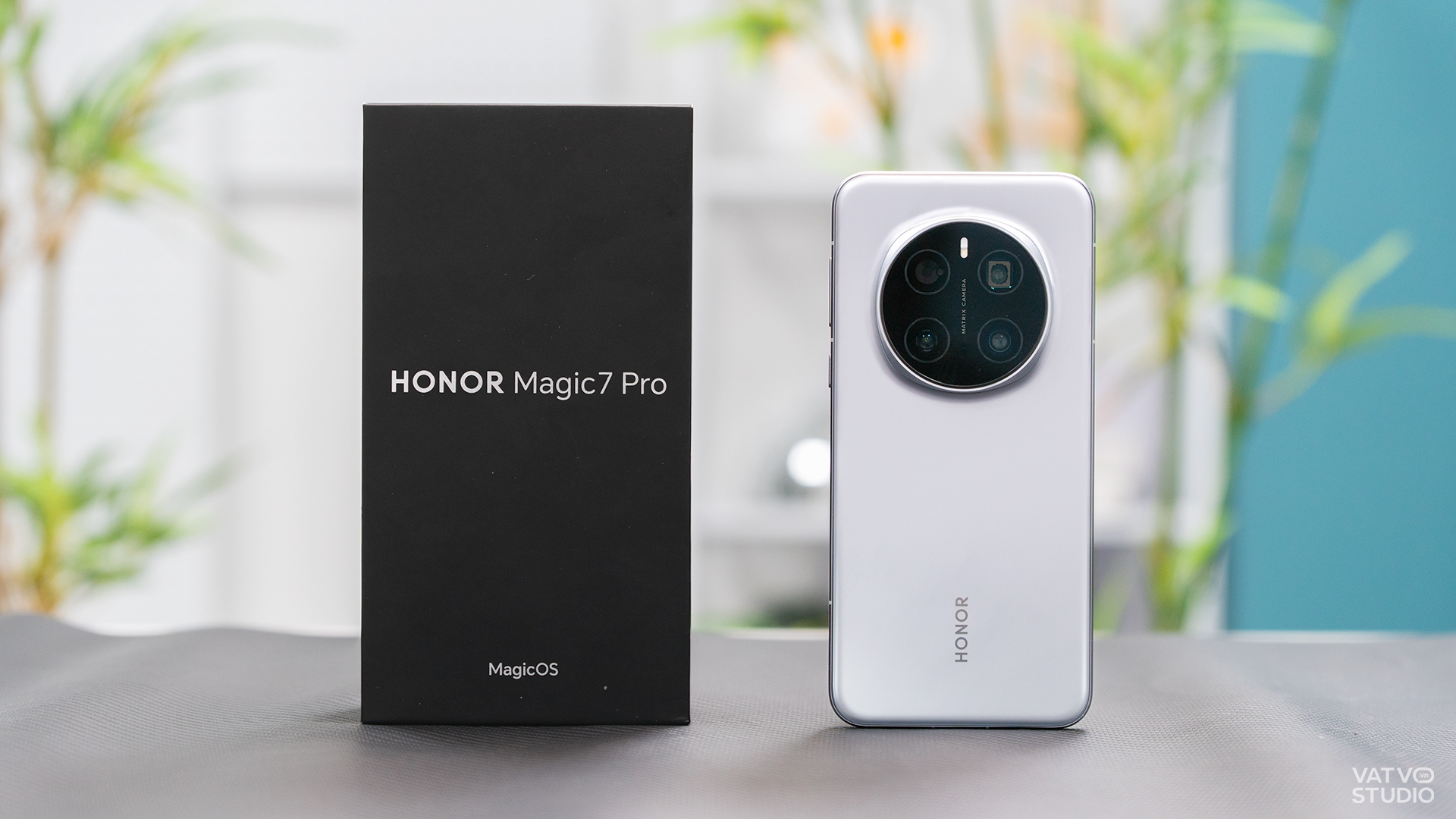 Trên tay HONOR Magic7 Pro camera telephoto 200MP Snapdragon 8 Elite