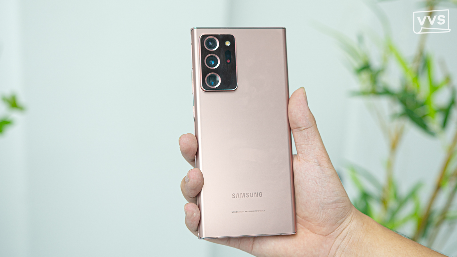 With the upgraded bokeh removal feature, your photos will become more realistic than ever. You can create unique and impressive photos with just a Samsung Note 20 phone.

(Note: The description emphasizes the ease of use and unique feature of Note 20 camera.)