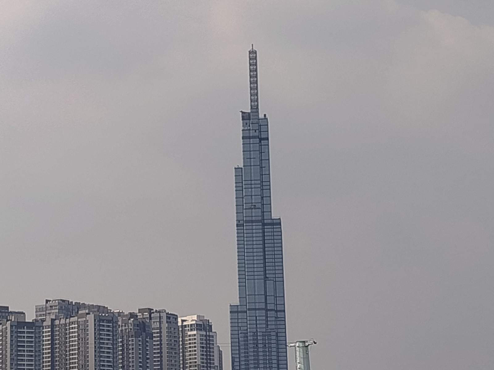 Chế độ 12MP (zoom 10X)