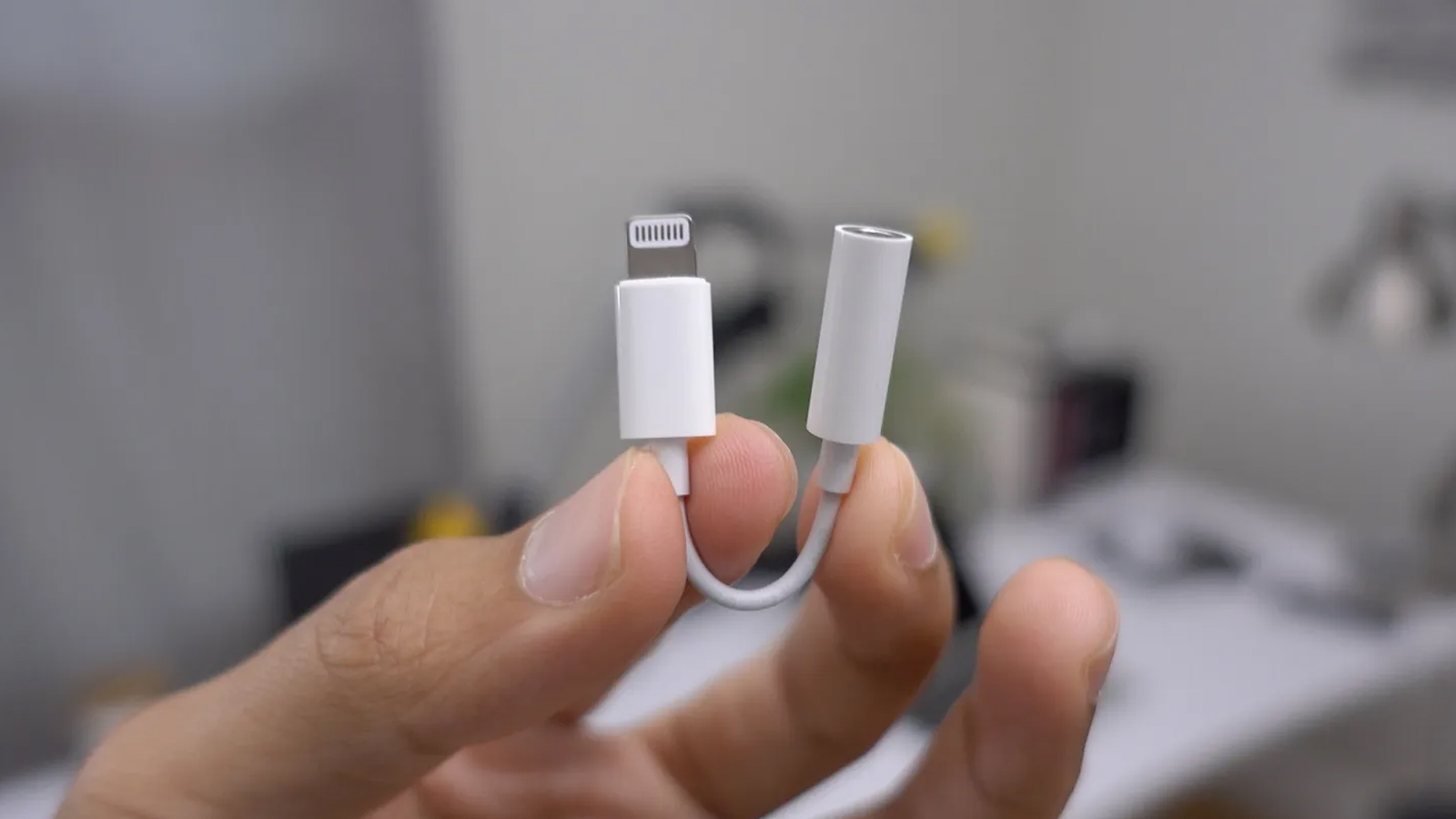 Apple sắp khai tử jack chuyển đổi từ Lightning sang 3.5mm