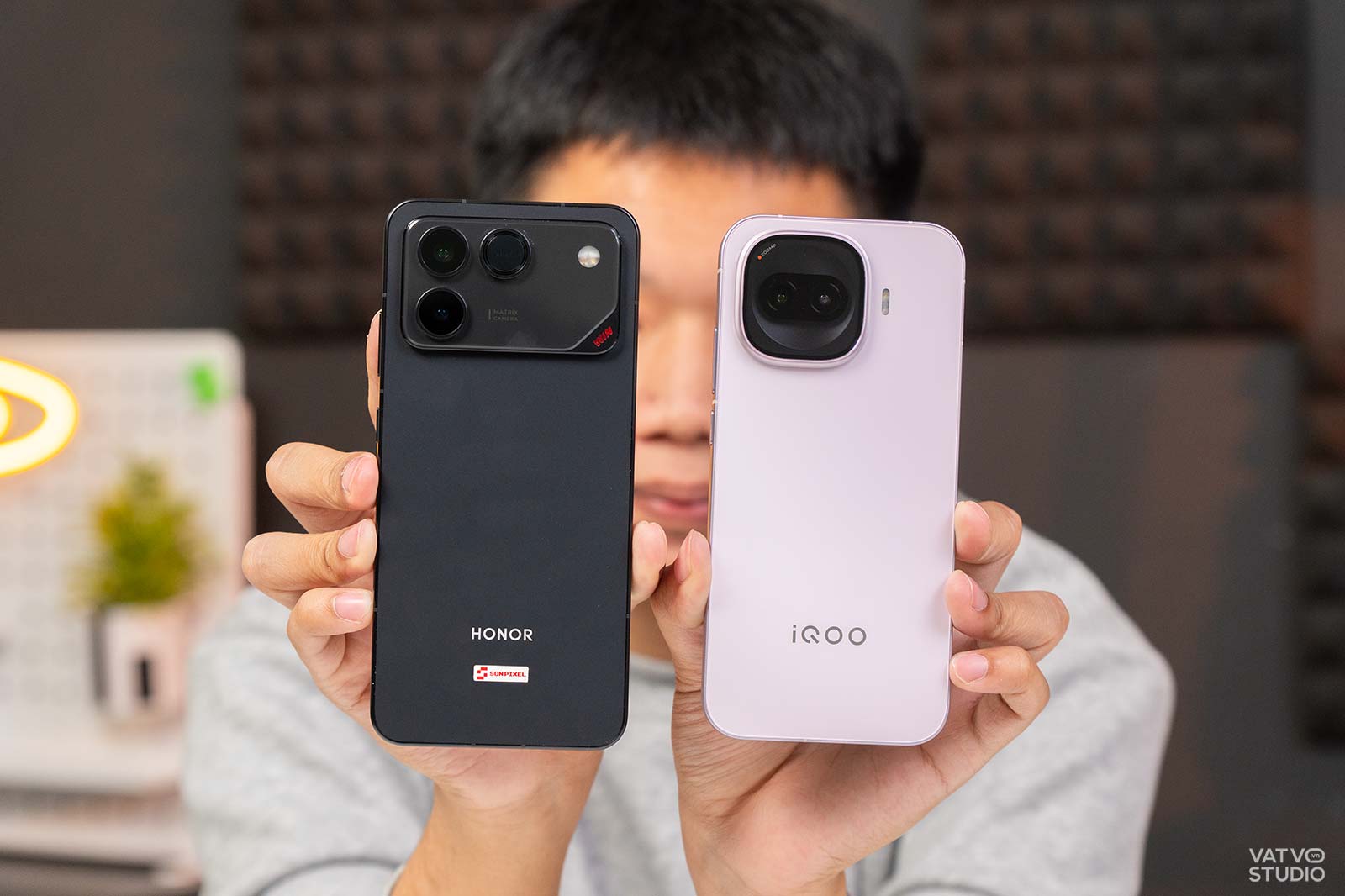 So sánh iQOO Z11 Turbo và HONOR Win RT: 10 triệu chọn máy nào chơi game, pin khỏe?插图1