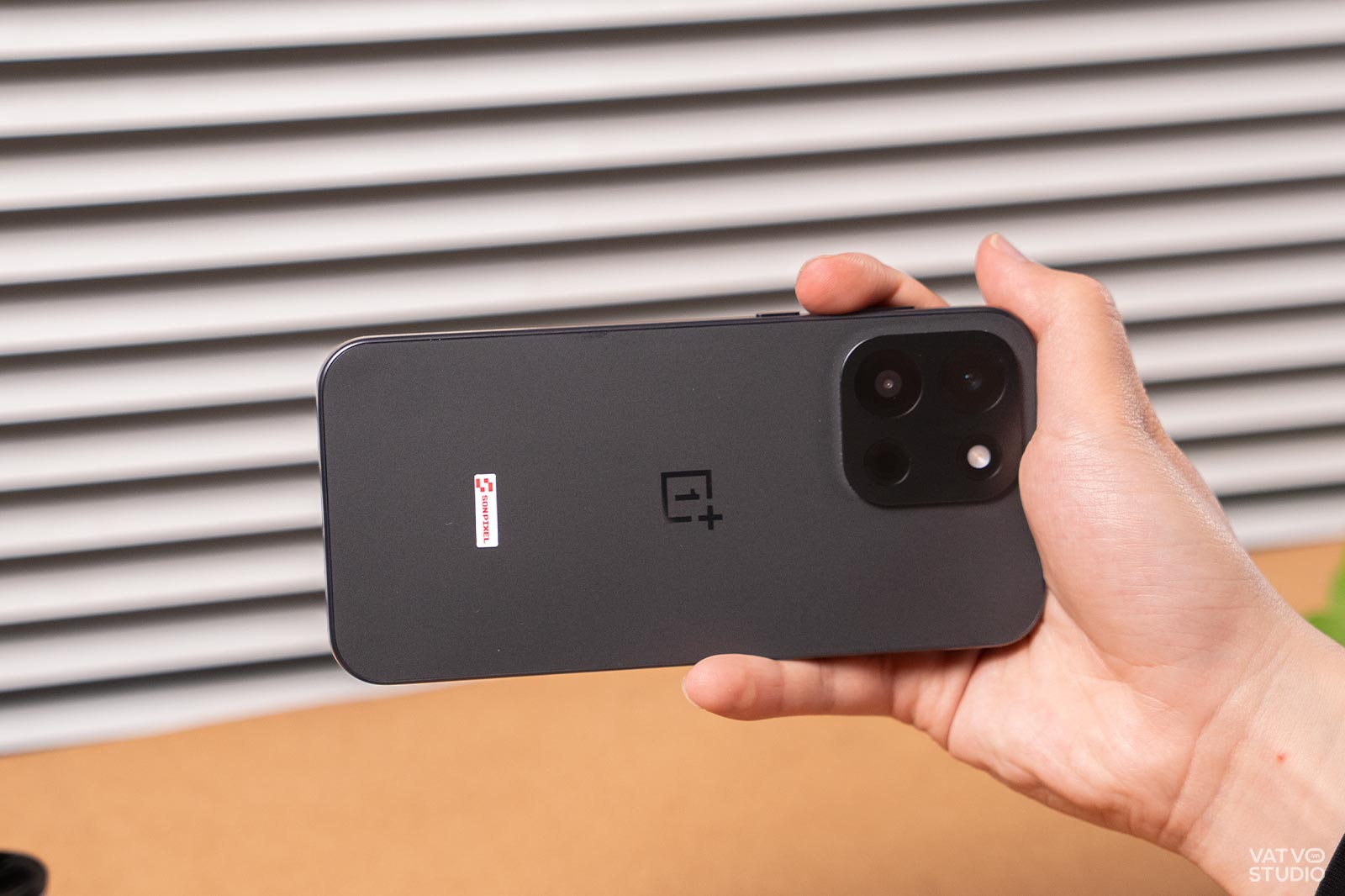 Trên tay OnePlus Turbo 6: Có pin 9.000mAh, Snapdragon 8s Gen 4 nhưng nhiều vấn đề插图2