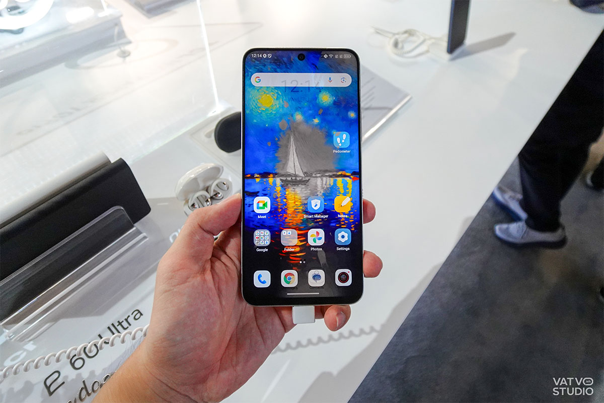 Trên tay smartphone và tablet có màn hình ‘như giấy’ của TCL tại CES 2026插图3