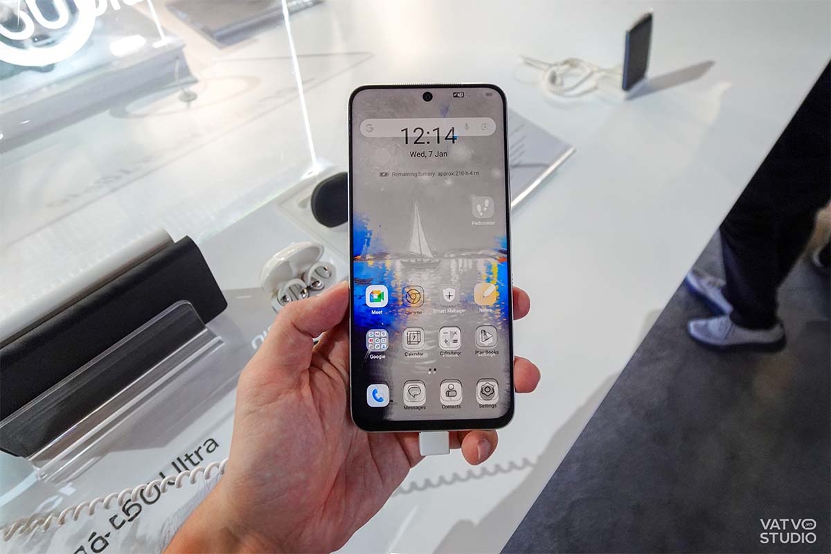 Trên tay smartphone và tablet có màn hình ‘như giấy’ của TCL tại CES 2026插图4