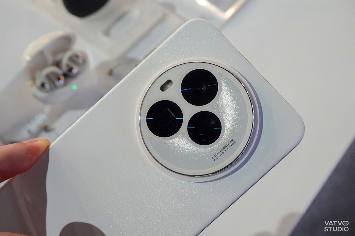 Trên tay smartphone và tablet có màn hình ‘như giấy’ của TCL tại CES 2026插图6