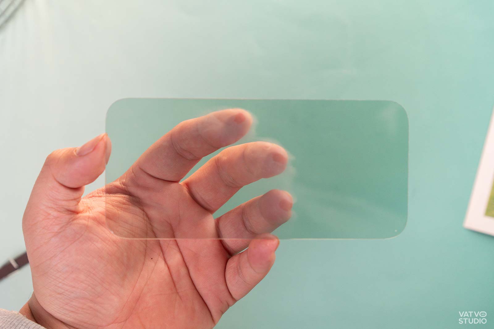 Nên chọn cường lực thường hay cường lực chống ánh sáng xanh cho iPhone?插图7