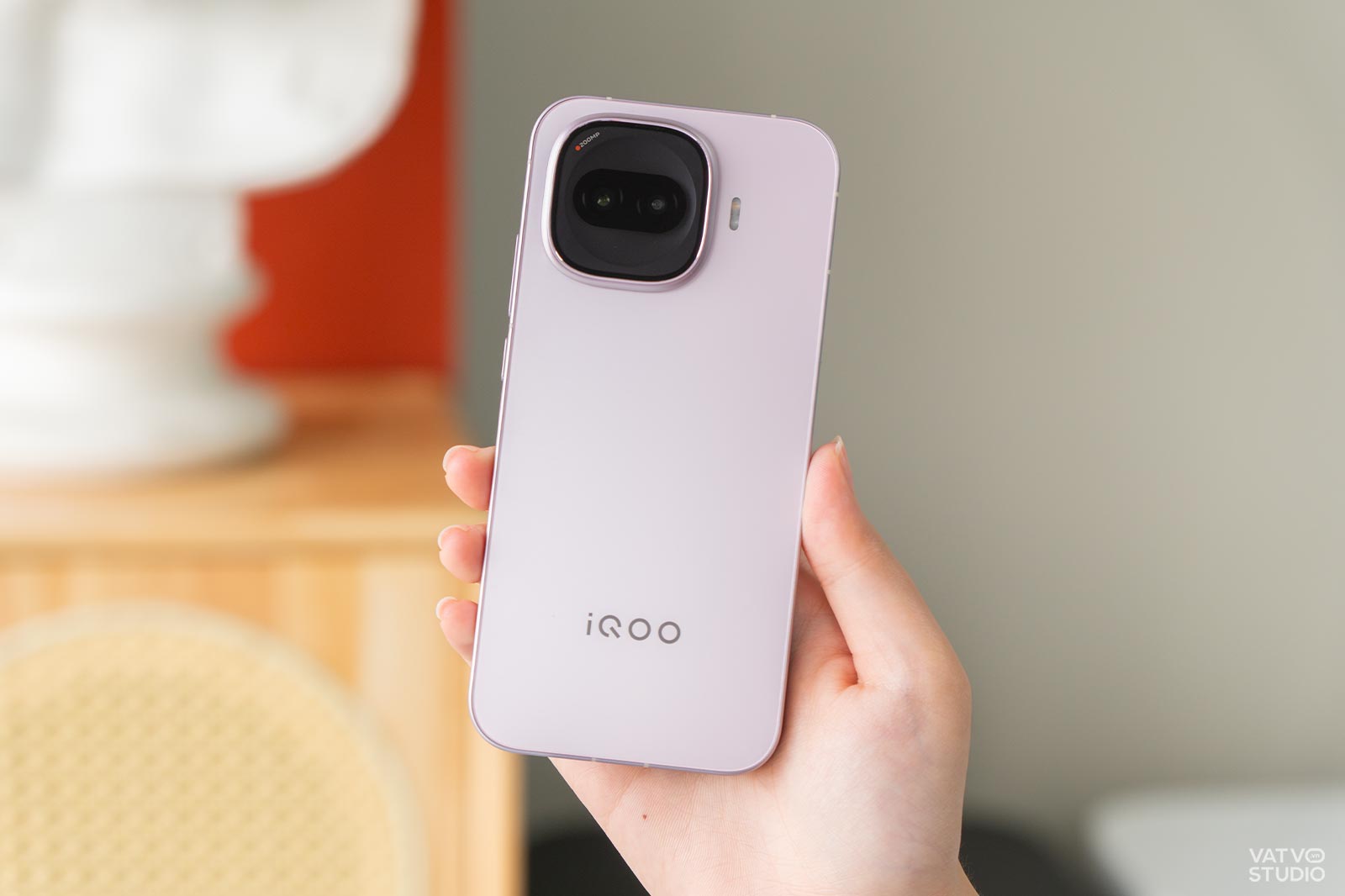 Trên tay iQOO Z11 Turbo: Snapdragon 8 Gen 5, camera 200MP, thiết kế mới nhưng giá tăng mạnh插图1