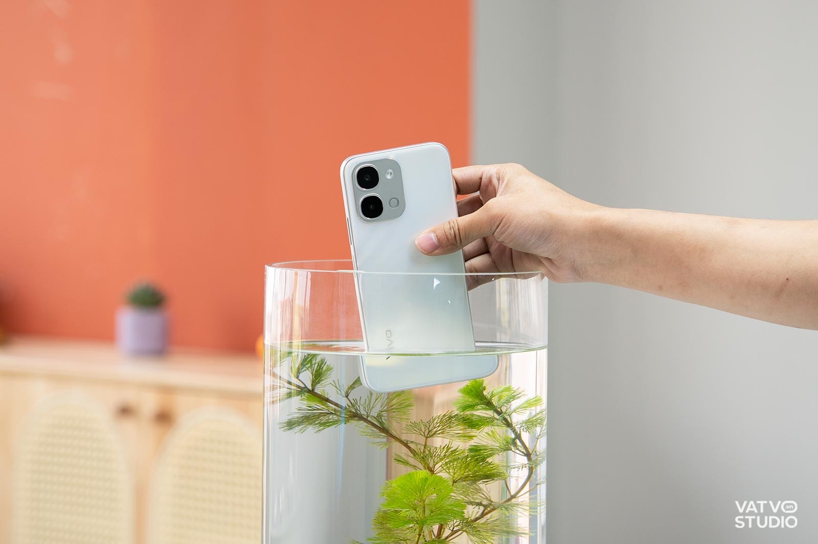 Đánh giá nhanh vivo Y31d: Pin 7.200mAh cực trâu, máy bền mà có cả AI, cài sẵn OriginOS 6插图2