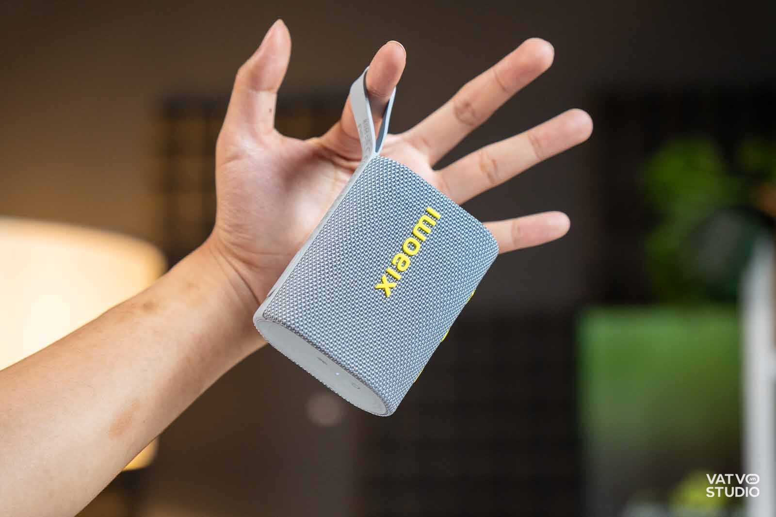 Loa mini này của Xiaomi giá chưa đến 500k: Thiết kế bắt mắt, chất âm khá và pin 10 giờ插图1 Loa mini này của Xiaomi giá chưa đến 500k: Thiết kế bắt mắt, chất âm khá và pin 10 giờ插图1