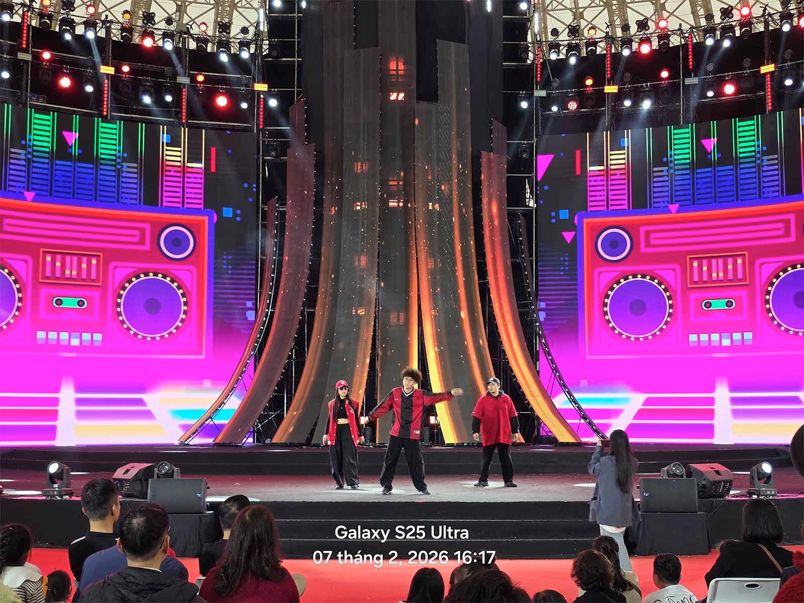 Mang Samsung Galaxy S25 Ultra đi chơi Tết 2026: Đây là lý do mình hoàn toàn hài lòng!插图28