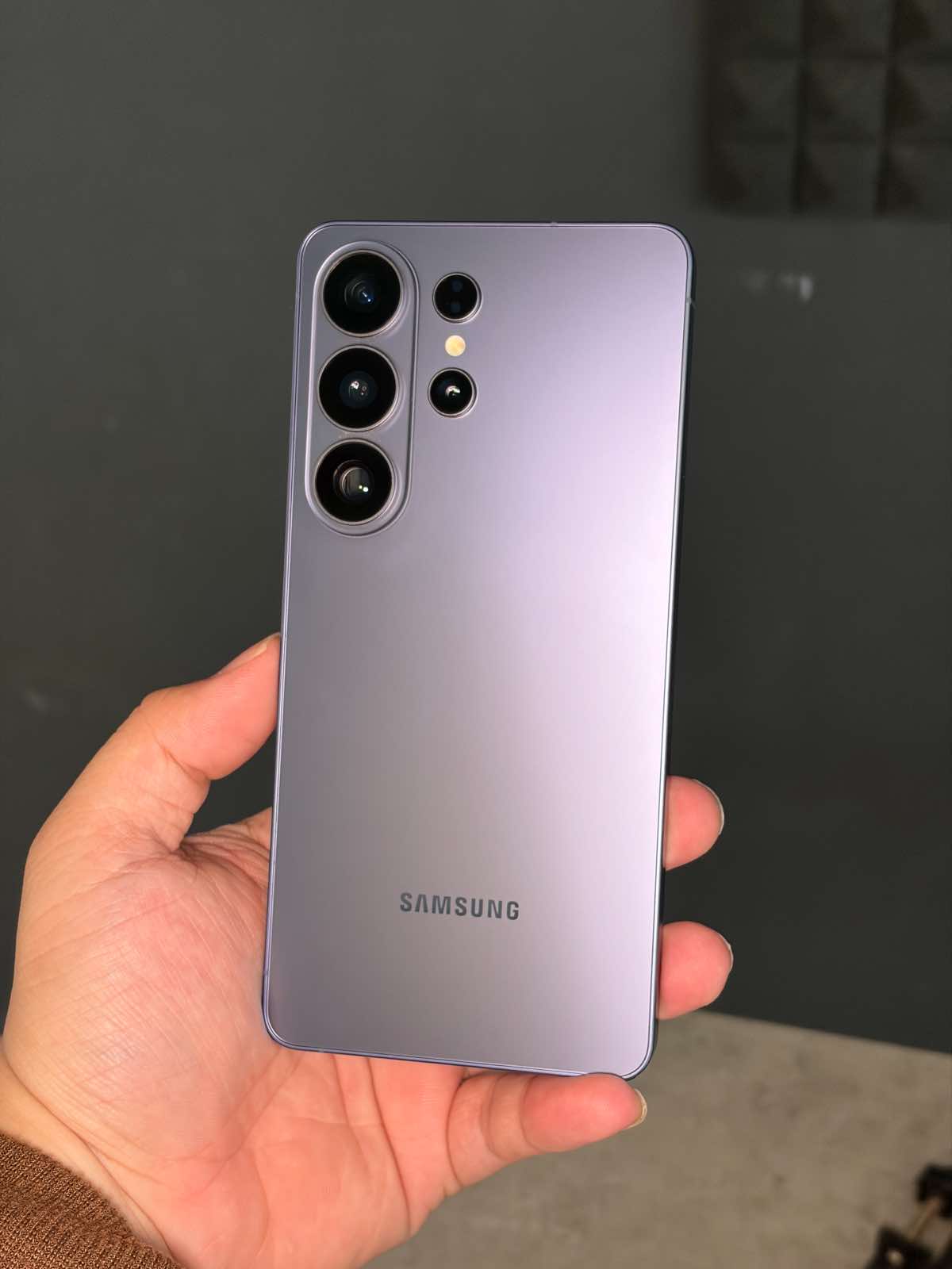 Dùng đèn MagSafe Ulanzi